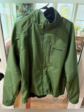 Columbia Men's XL Green Softshell Performance Jacket